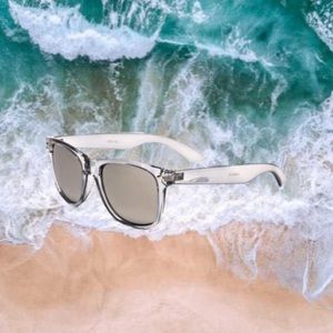 ⭐️2/$15 Clear Gray Wayfarer Style Sunglasses
